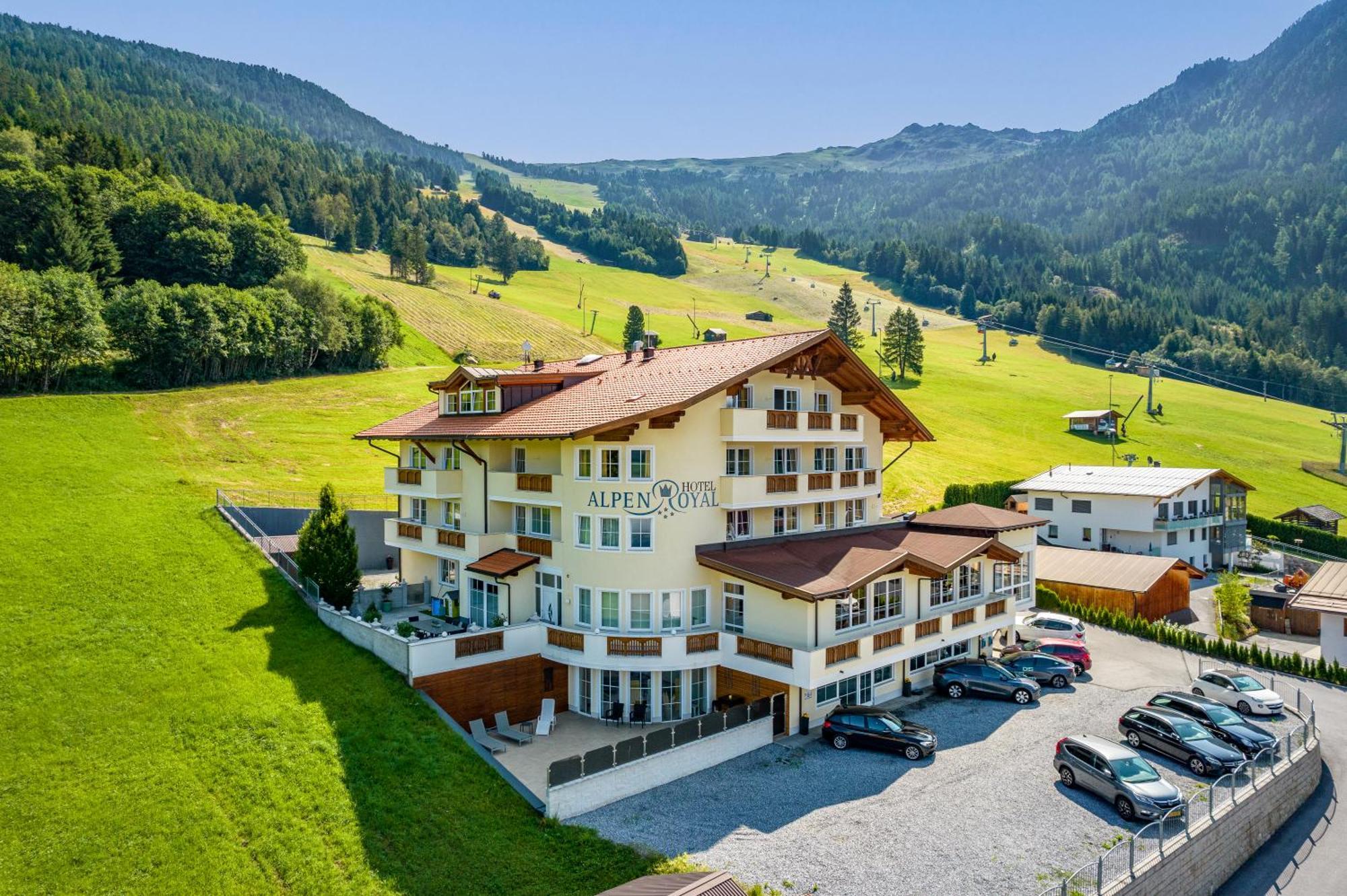 Hotel Alpen-Royal Jerzens Exteriér fotografie